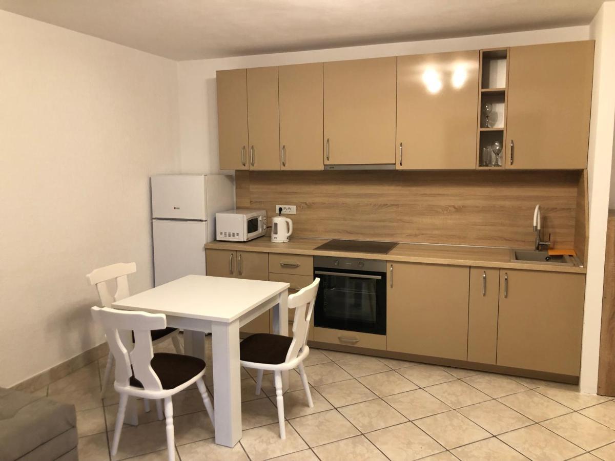 Apartmani Lime Petrovac Ngoại thất bức ảnh