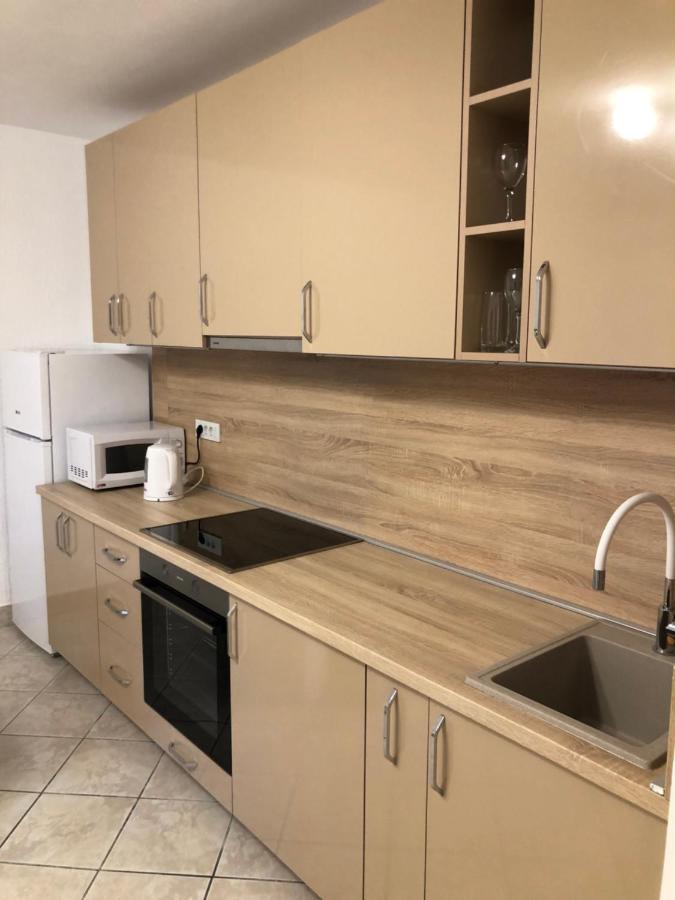 Apartmani Lime Petrovac Ngoại thất bức ảnh