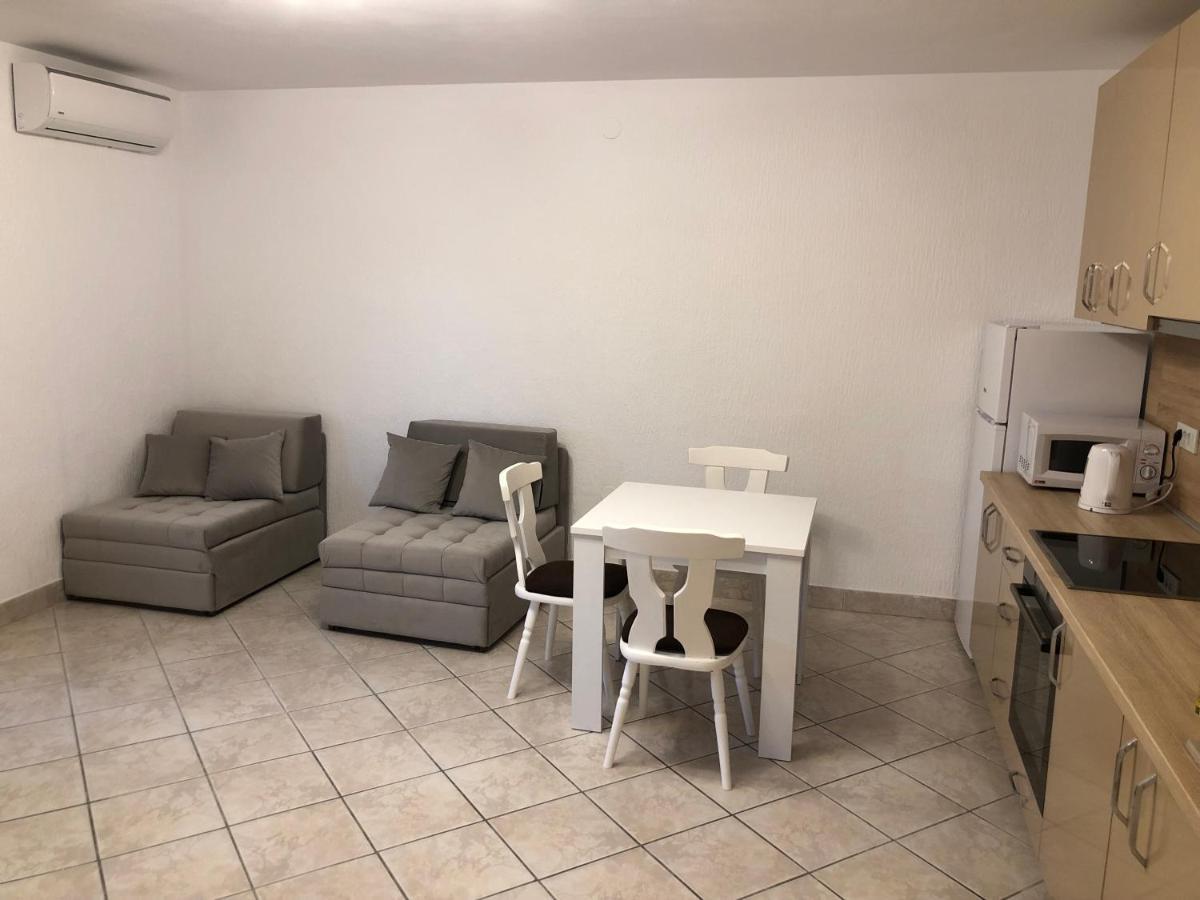 Apartmani Lime Petrovac Ngoại thất bức ảnh