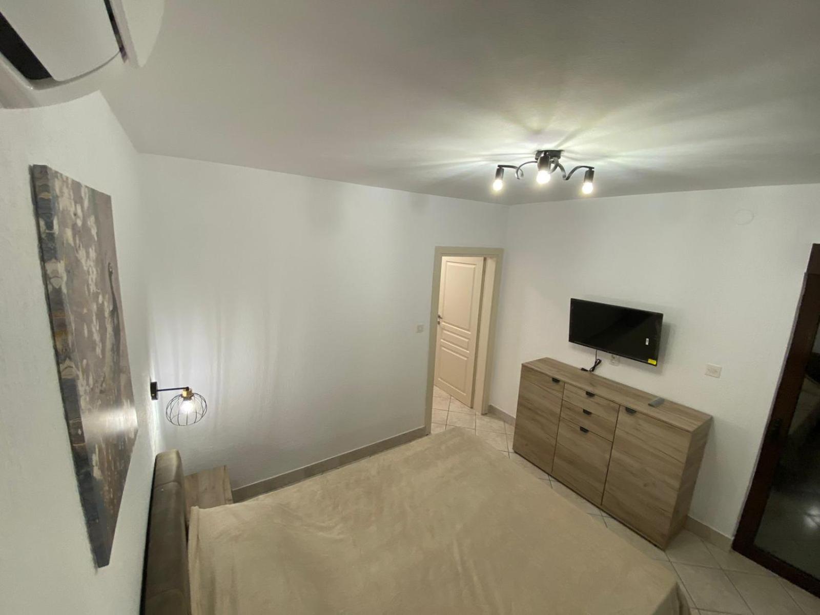 Apartmani Lime Petrovac Ngoại thất bức ảnh