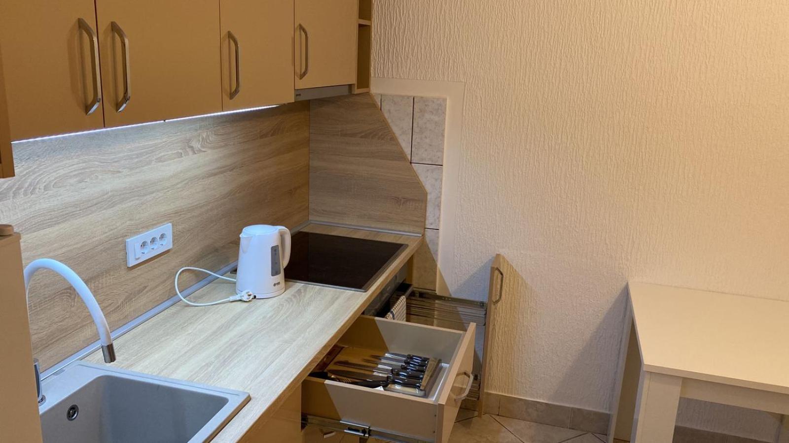Apartmani Lime Petrovac Ngoại thất bức ảnh