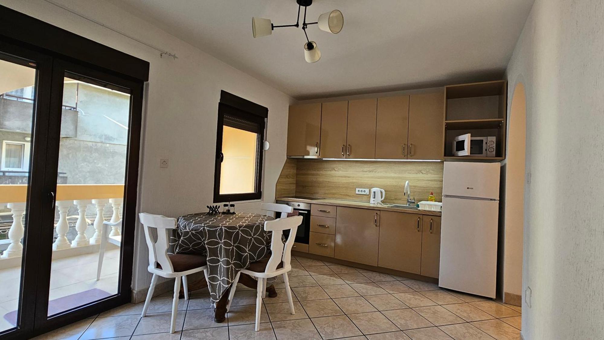 Apartmani Lime Petrovac Ngoại thất bức ảnh