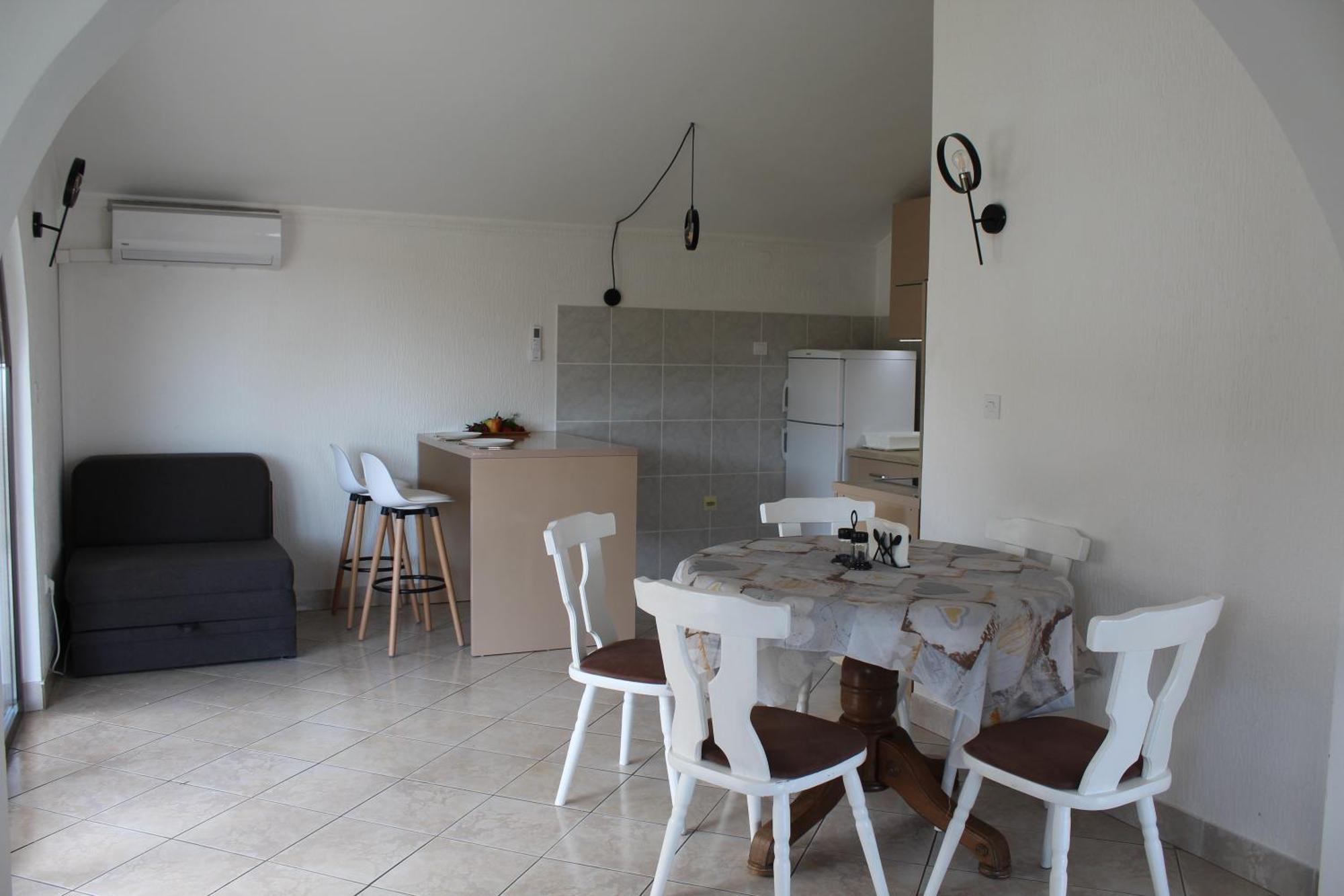 Apartmani Lime Petrovac Ngoại thất bức ảnh