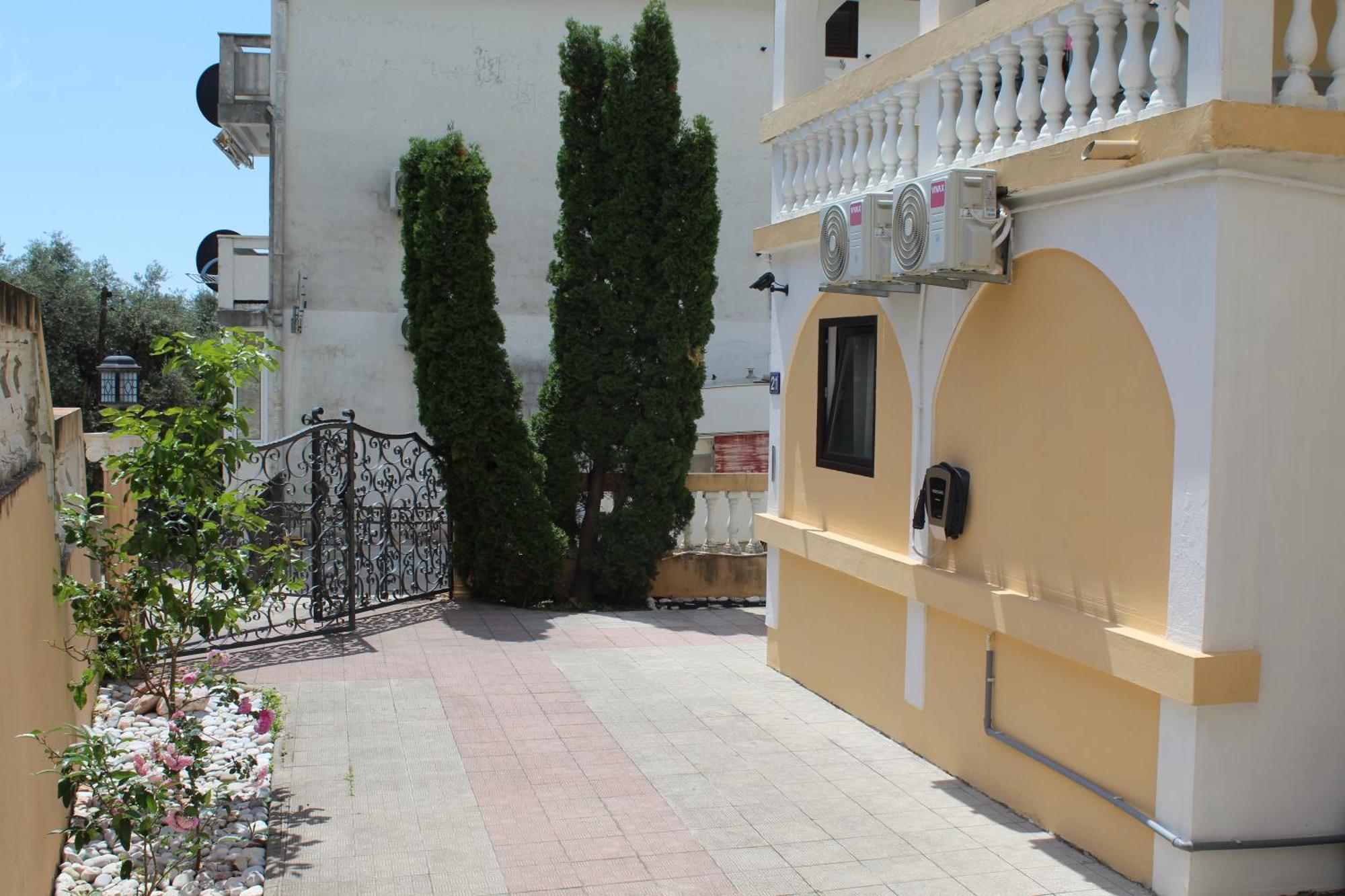 Apartmani Lime Petrovac Ngoại thất bức ảnh